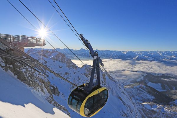 Gondel zum Dachstein mit herrlichen Blick in die Tauern