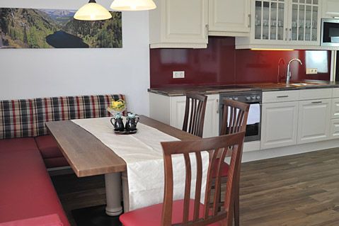 Küchentisch in der gemütlichen Ferienwohnung in Ramsau am Dachstein