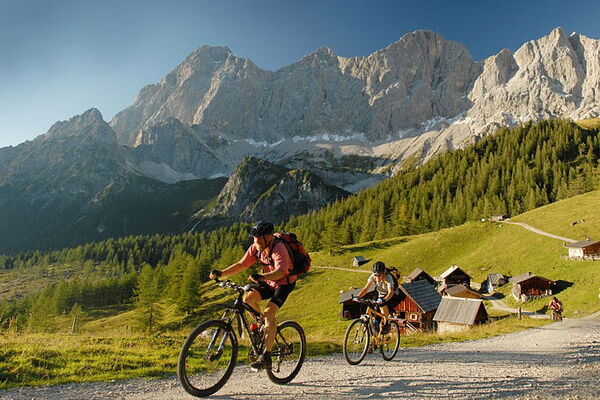 Bike path with the background of the Dachstein